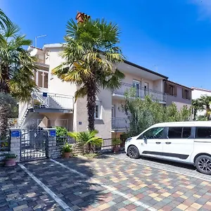 Jure Apartman